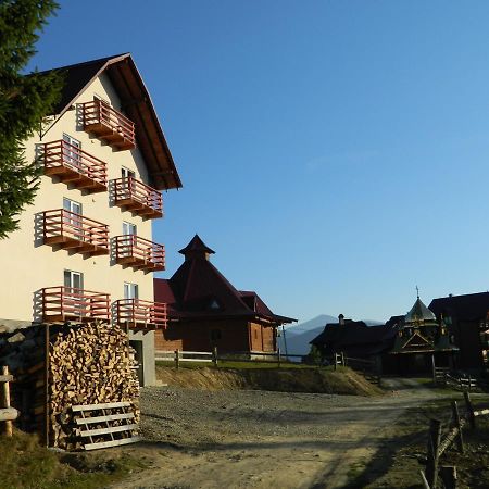 У Павла Hotel Yablunytsya Exterior photo